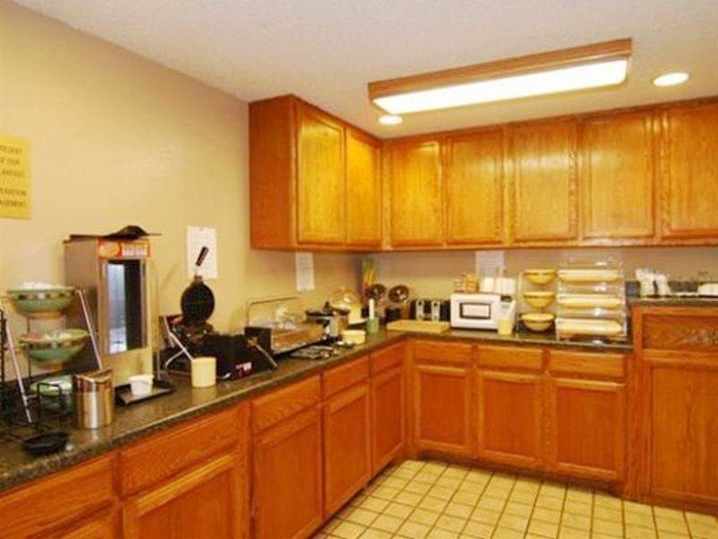 Red Roof Inn & Suites Oklahoma City Southwest Ресторант снимка